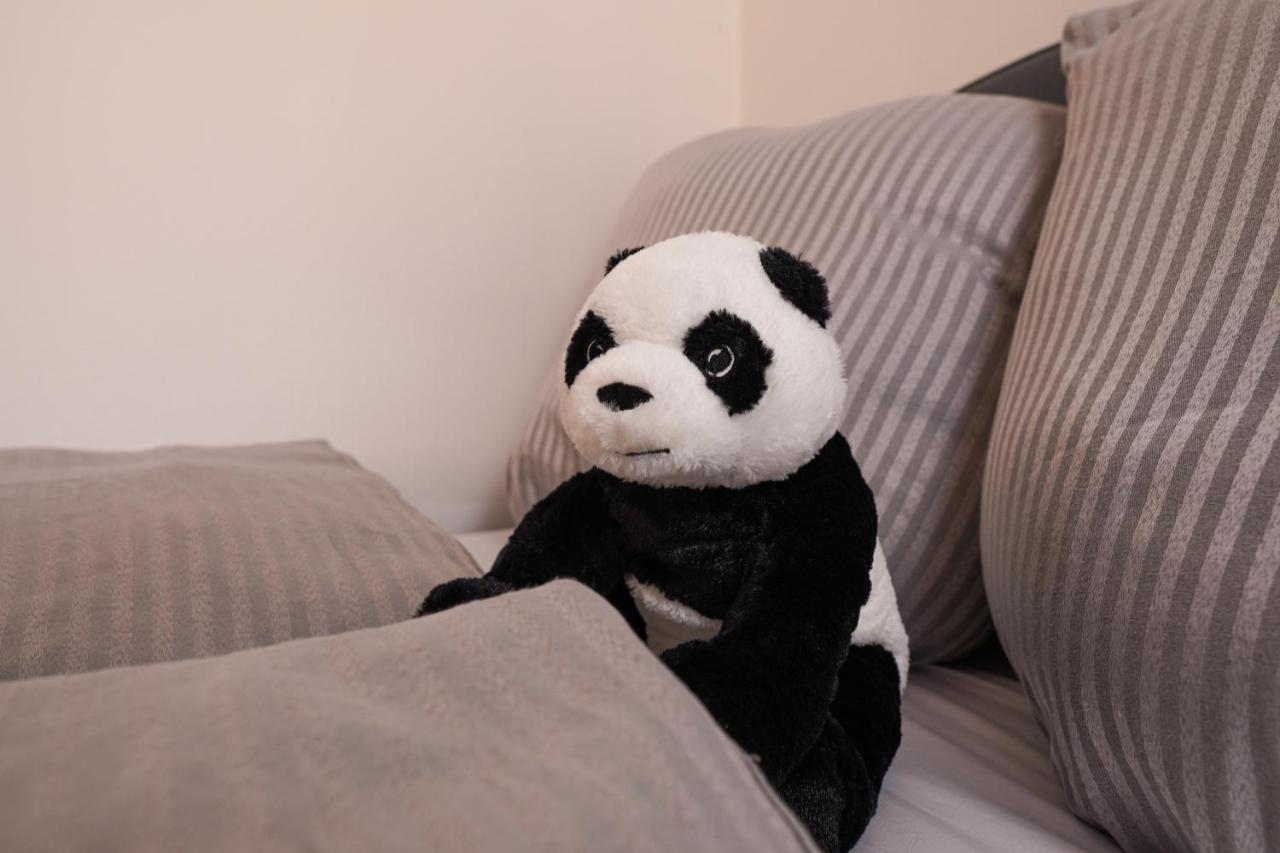 Fullhouse - Halle - T28 - Panda Apartment Exteriör bild